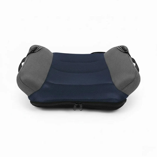 Rehausseur gonflable bleu sur fond blanc 